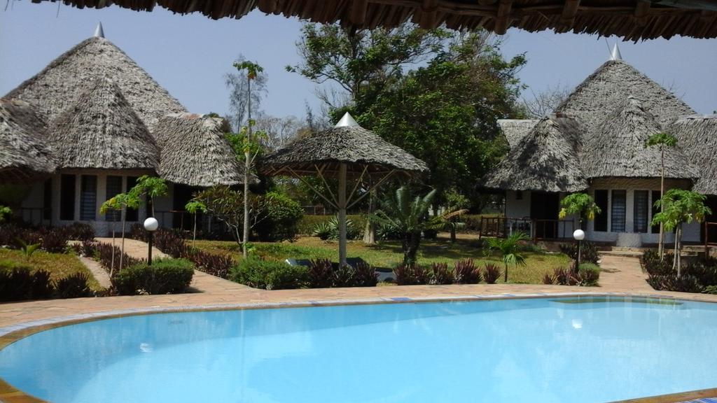 Kinondo Poa Hotel Diani Beach Exterior photo