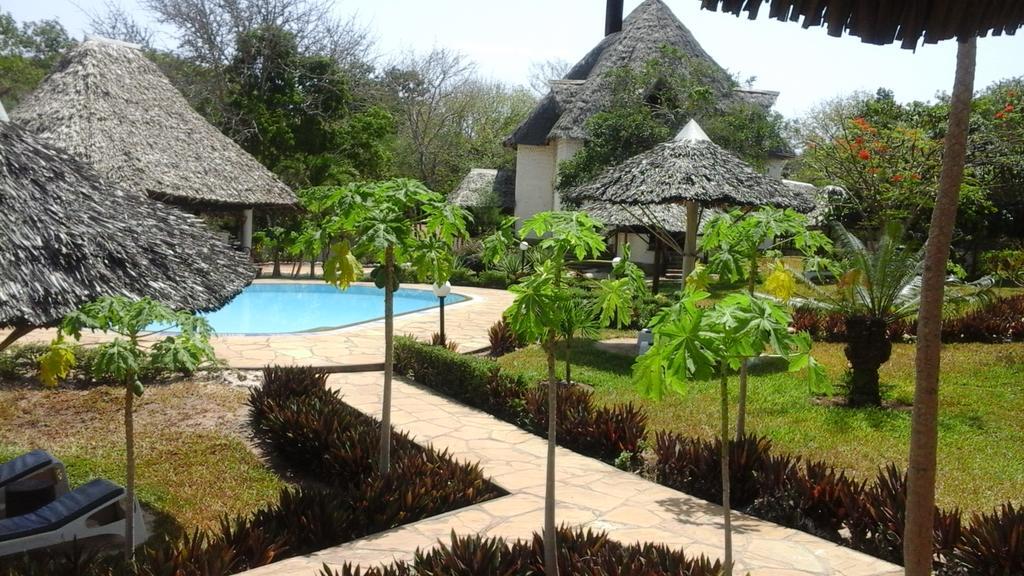 Kinondo Poa Hotel Diani Beach Exterior photo
