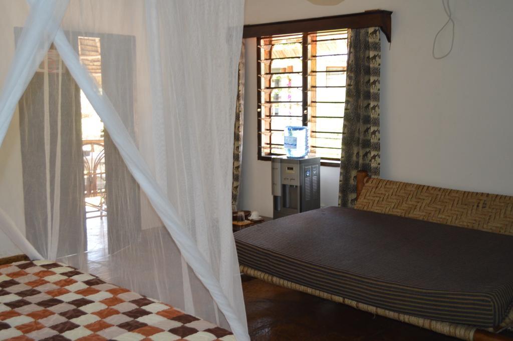 Kinondo Poa Hotel Diani Beach Exterior photo