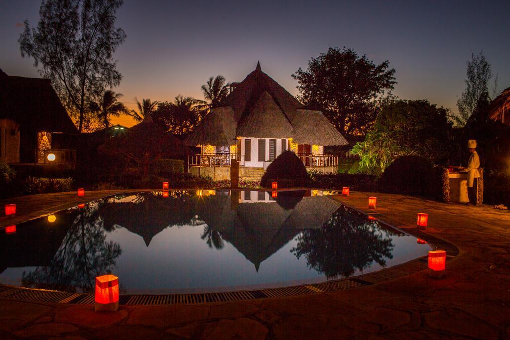 Kinondo Poa Hotel Diani Beach Exterior photo