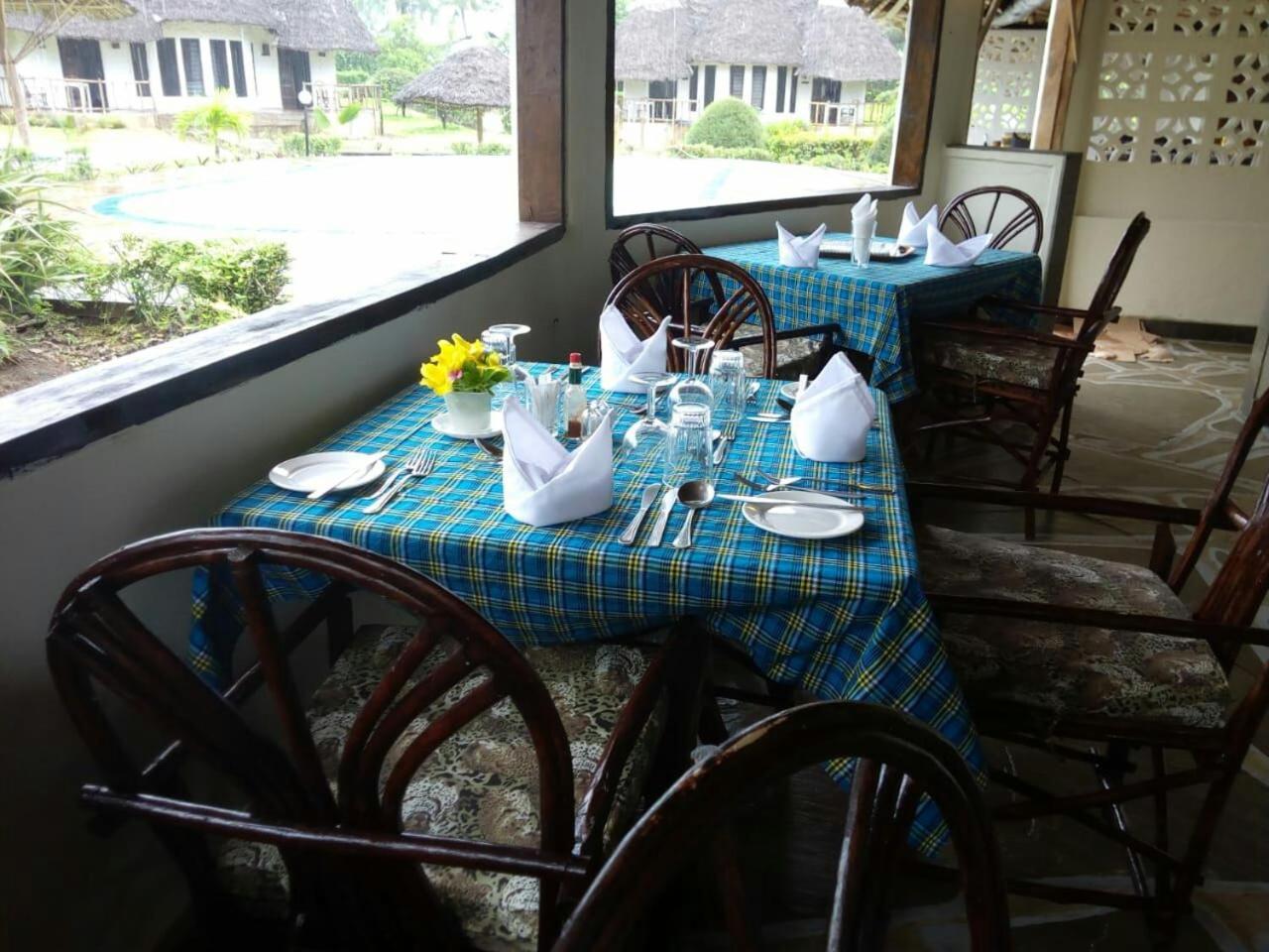 Kinondo Poa Hotel Diani Beach Exterior photo